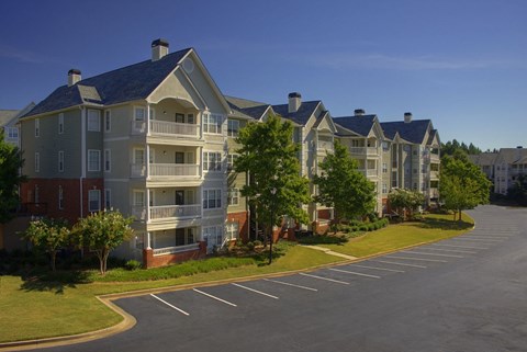 Luxury Apartments in Lawrenceville| Wesley St. Claire Apartments | Beautiful Views
